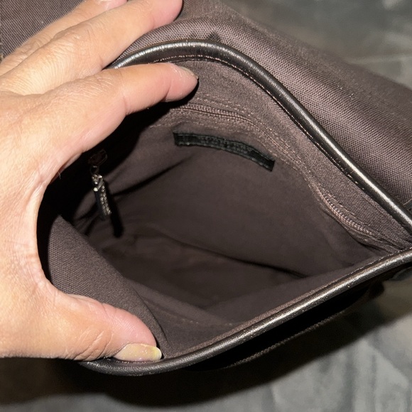 Preloved Burberry brown messenger crossbody great condition 8”W X 10.5”L - Picture 7 of 11